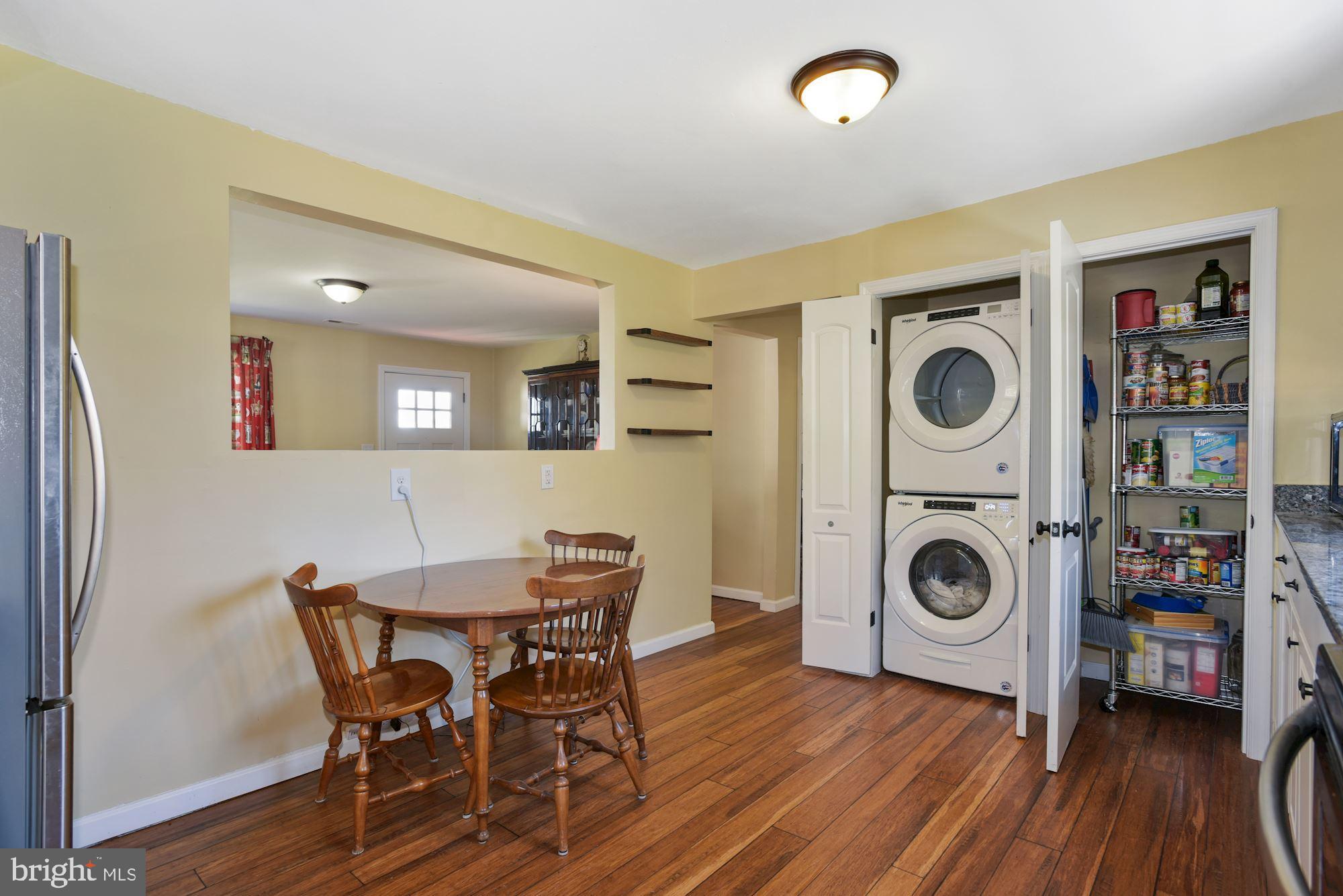 2950 Atoka Road Marshall, VA 20115 - Photo 14 of 29 Kitchen with doors to Laundry and Pantry