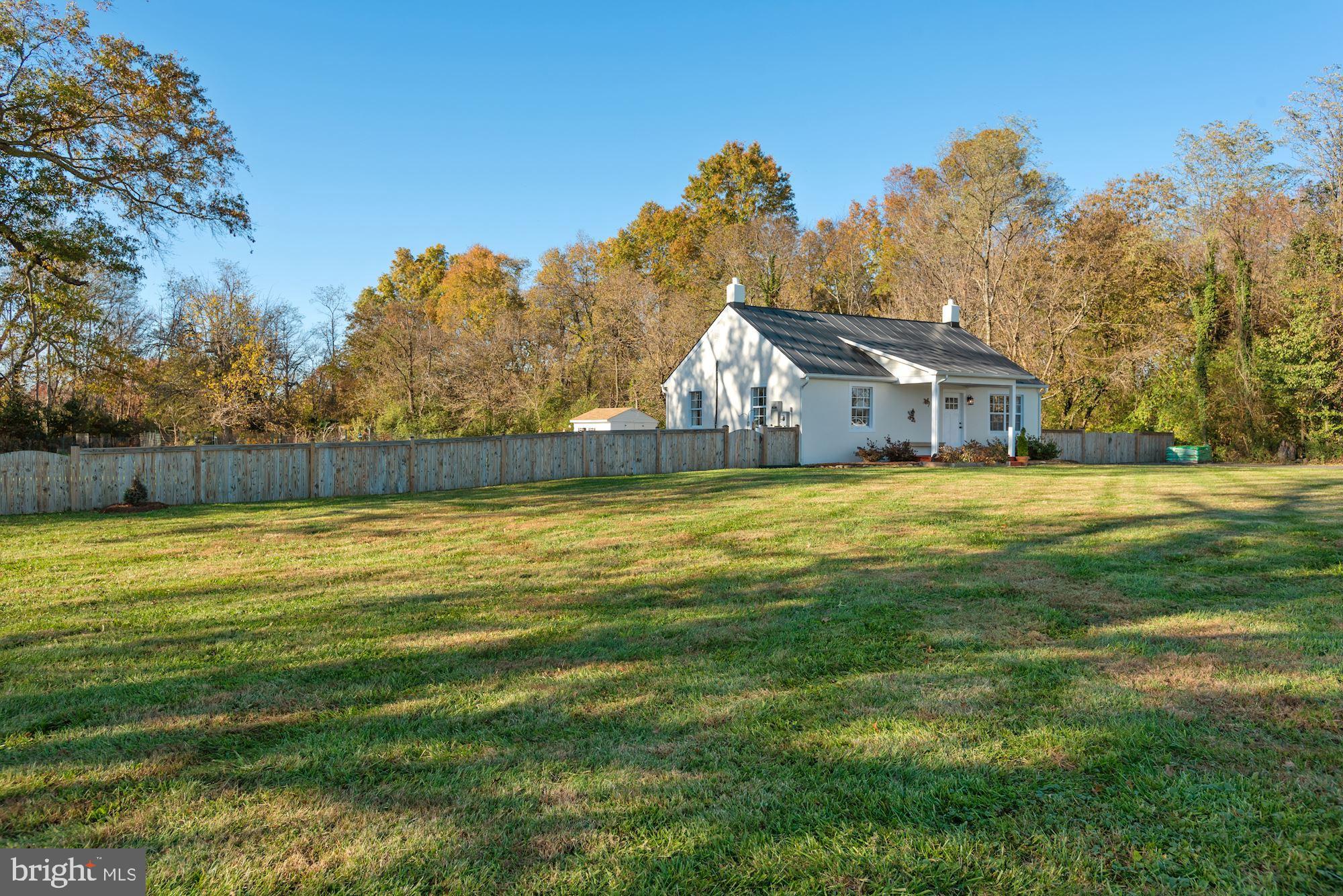 2950 Atoka Road Marshall, VA 20115 - Photo 5 of 29 Side of home