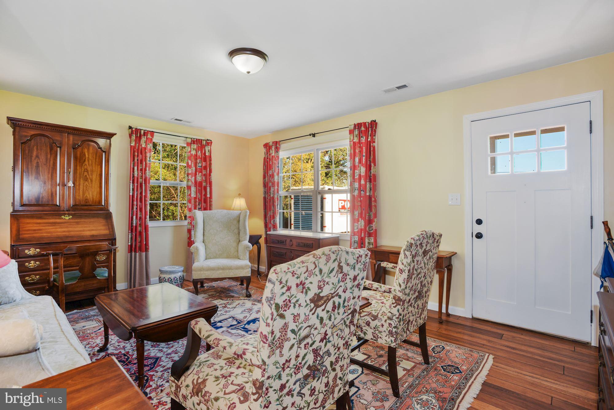 2950 Atoka Road Marshall, VA 20115 - Photo 10 of 29 Living Room
