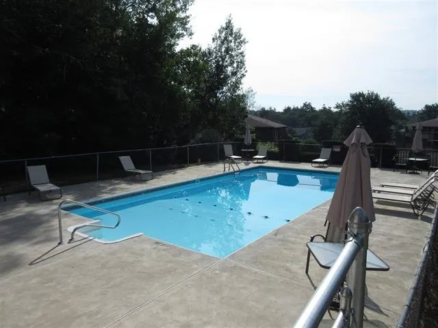 $195,000 | 39 Old Hackett Hill Road, Unit 3F, Manchester, NH 03102