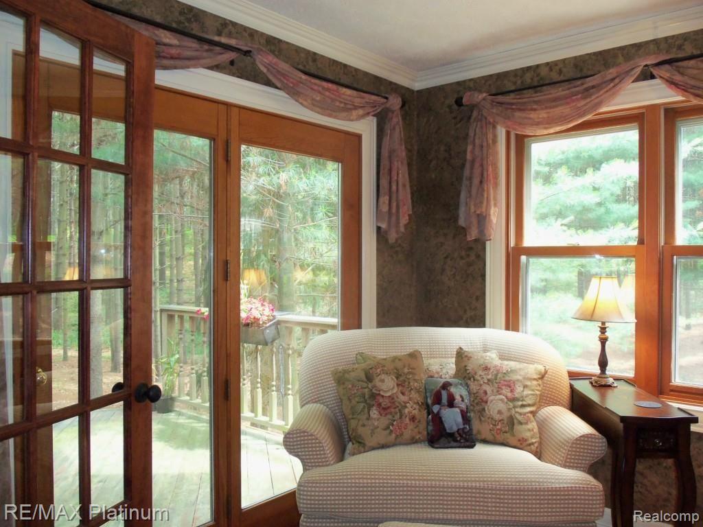 2225 Spruce Ridge Howell, MI 48855 - Photo 3 of 24 Breakfast Room
