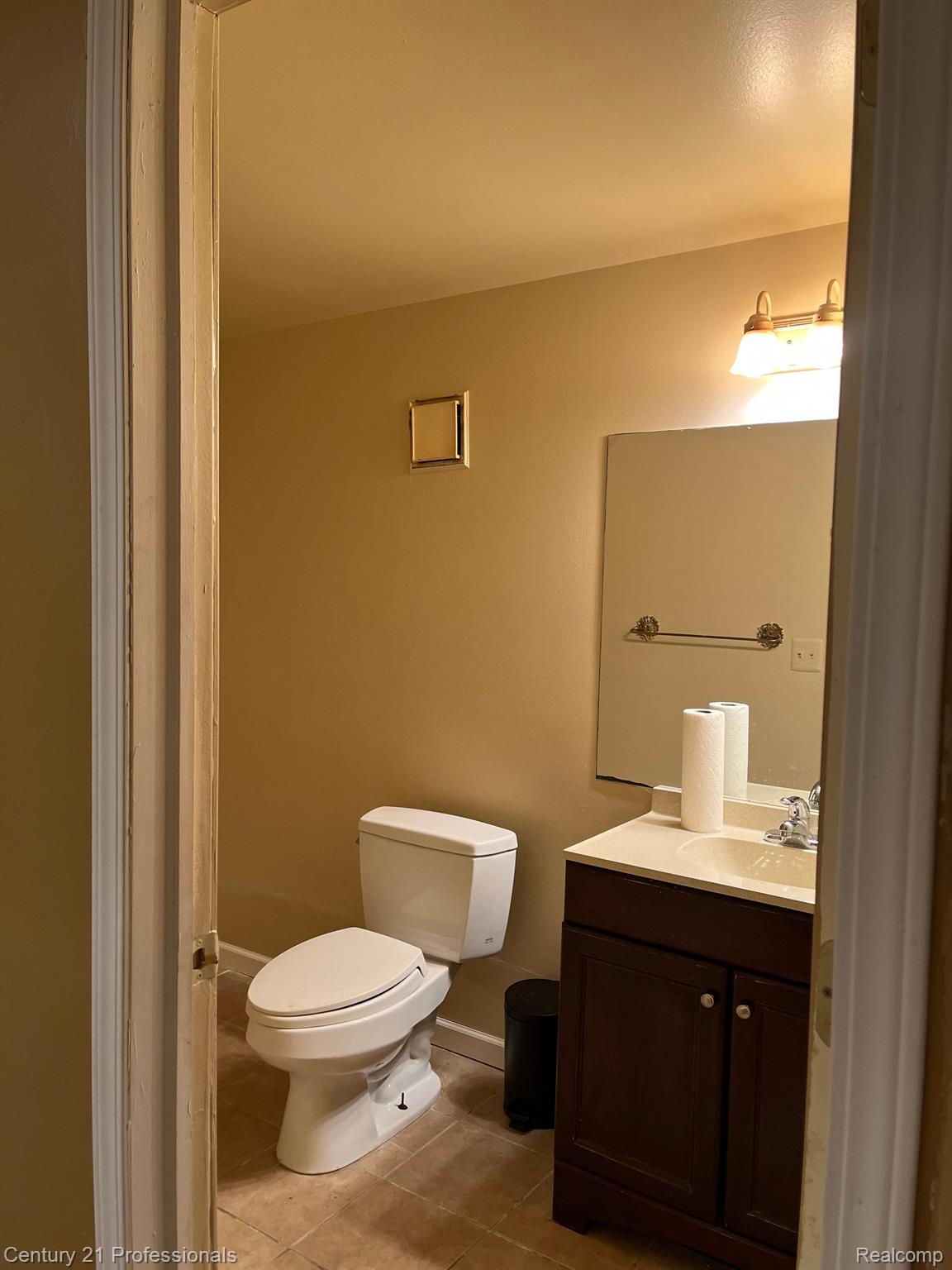 20984 Andover Road Southfield, MI 48076 - Photo 45 of 50 Lower Level - half bath