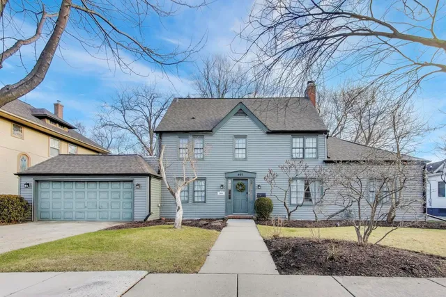 $675,000 | 407 La Fox River Drive, Algonquin, IL 60102