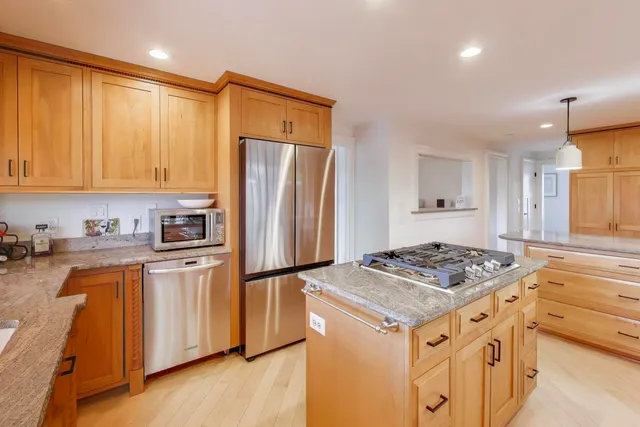 $675,000 | 407 La Fox River Drive, Algonquin, IL 60102