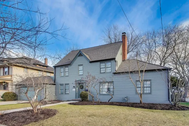 $675,000 | 407 La Fox River Drive, Algonquin, IL 60102