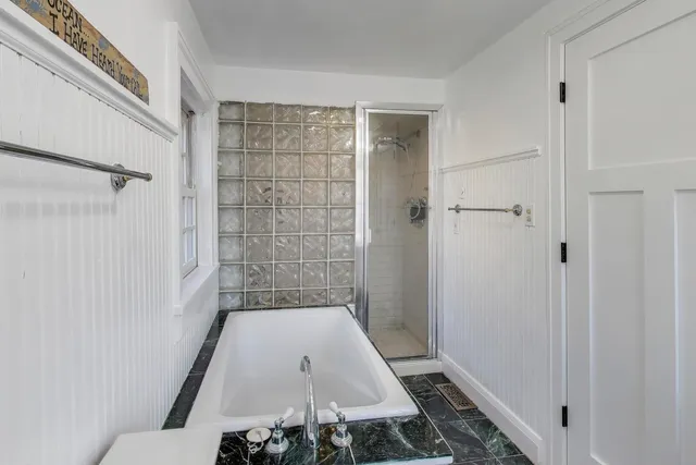 $675,000 | 407 La Fox River Drive, Algonquin, IL 60102