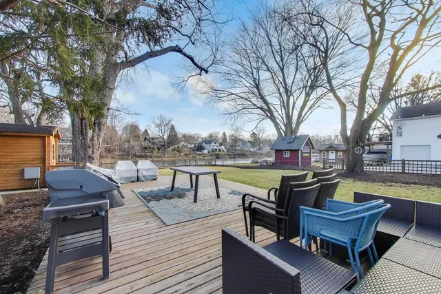 $675,000 | 407 La Fox River Drive, Algonquin, IL 60102