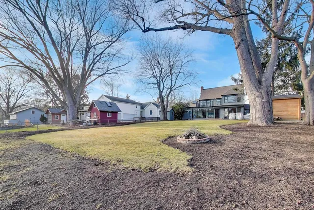 $675,000 | 407 La Fox River Drive, Algonquin, IL 60102