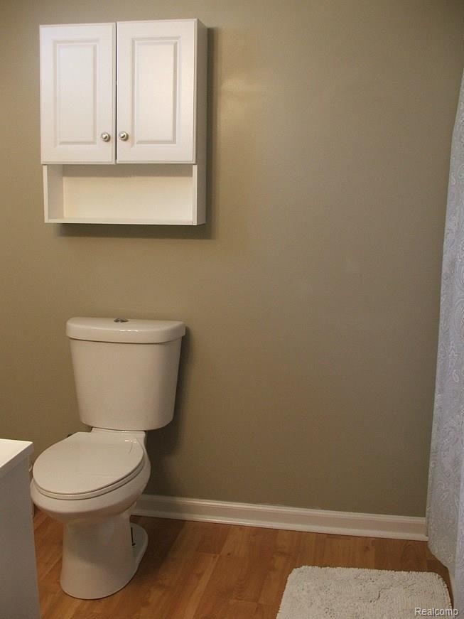 211 Reitman Court Rochester, MI 48307 - Photo 24 of 30 DDolland Downstairs Bathroom 2.JPG