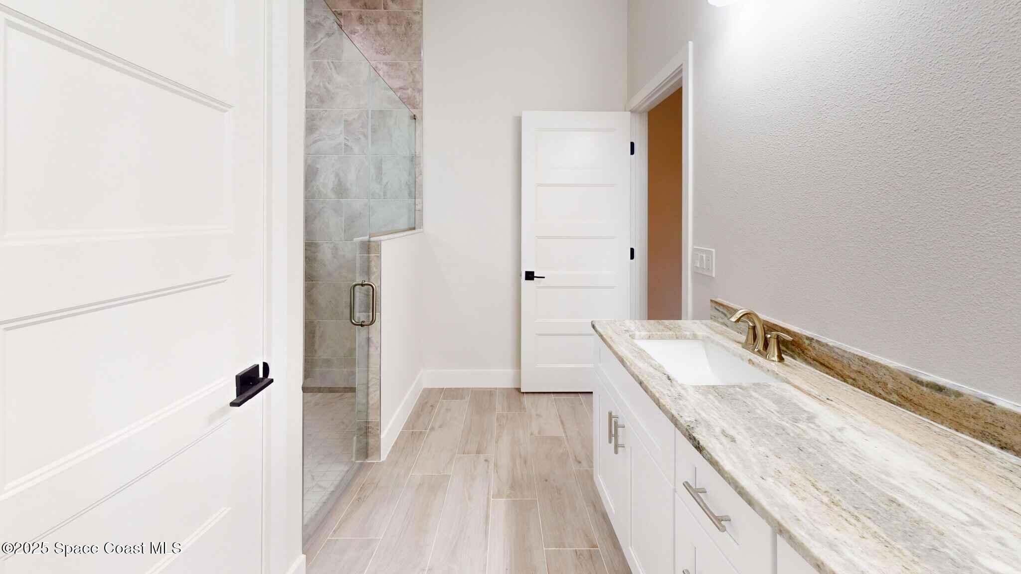 268 Barbarossa Road Northwest Palm Bay, FL 32907 - Photo 17 of 26 Primary Bathroom