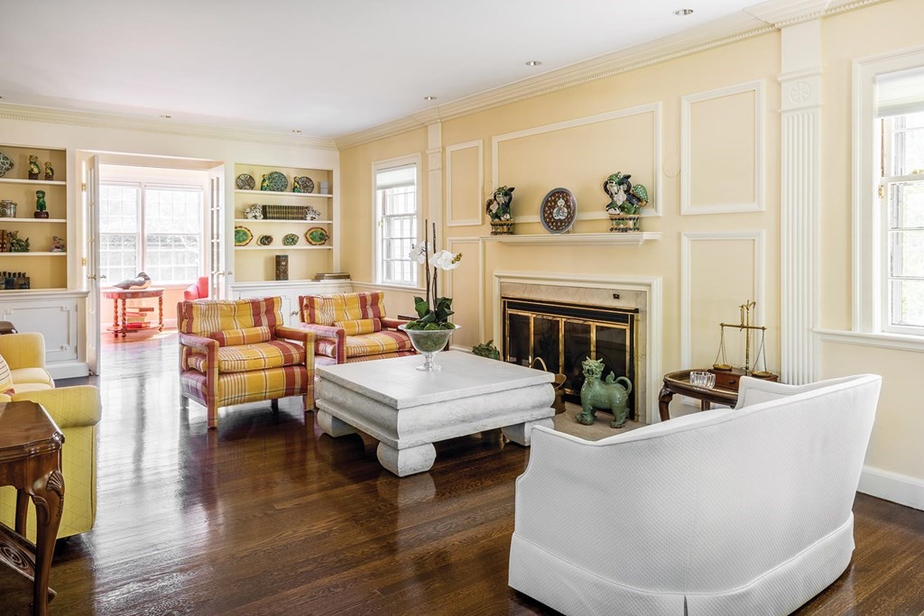 8 Manitoba Road Newton, MA 02468 - Photo 2 of 11