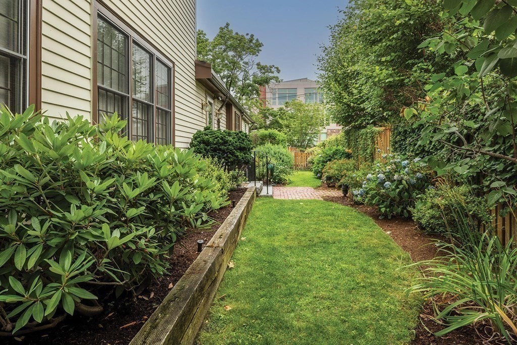 8 Manitoba Road Newton, MA 02468 - Photo 10 of 11