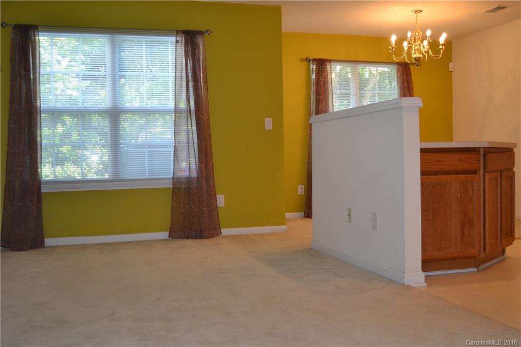 16733 Timber Crossing Road, Unit 16733 Charlotte, NC 28213 - Photo 4 of 15