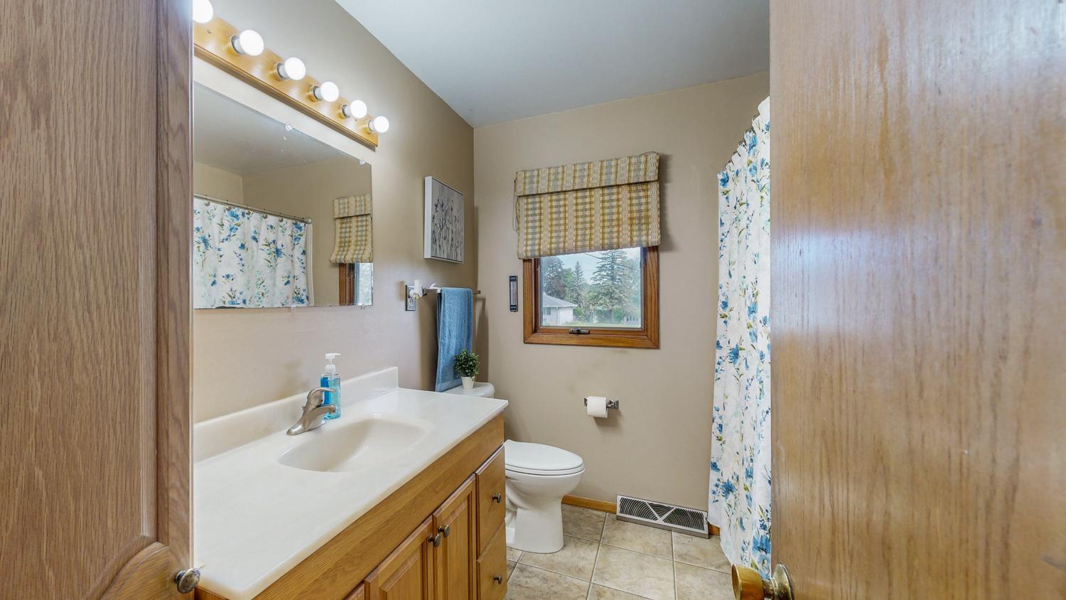 515 28th Street Southwest Rochester, MN 55902 - Photo 13 of 29