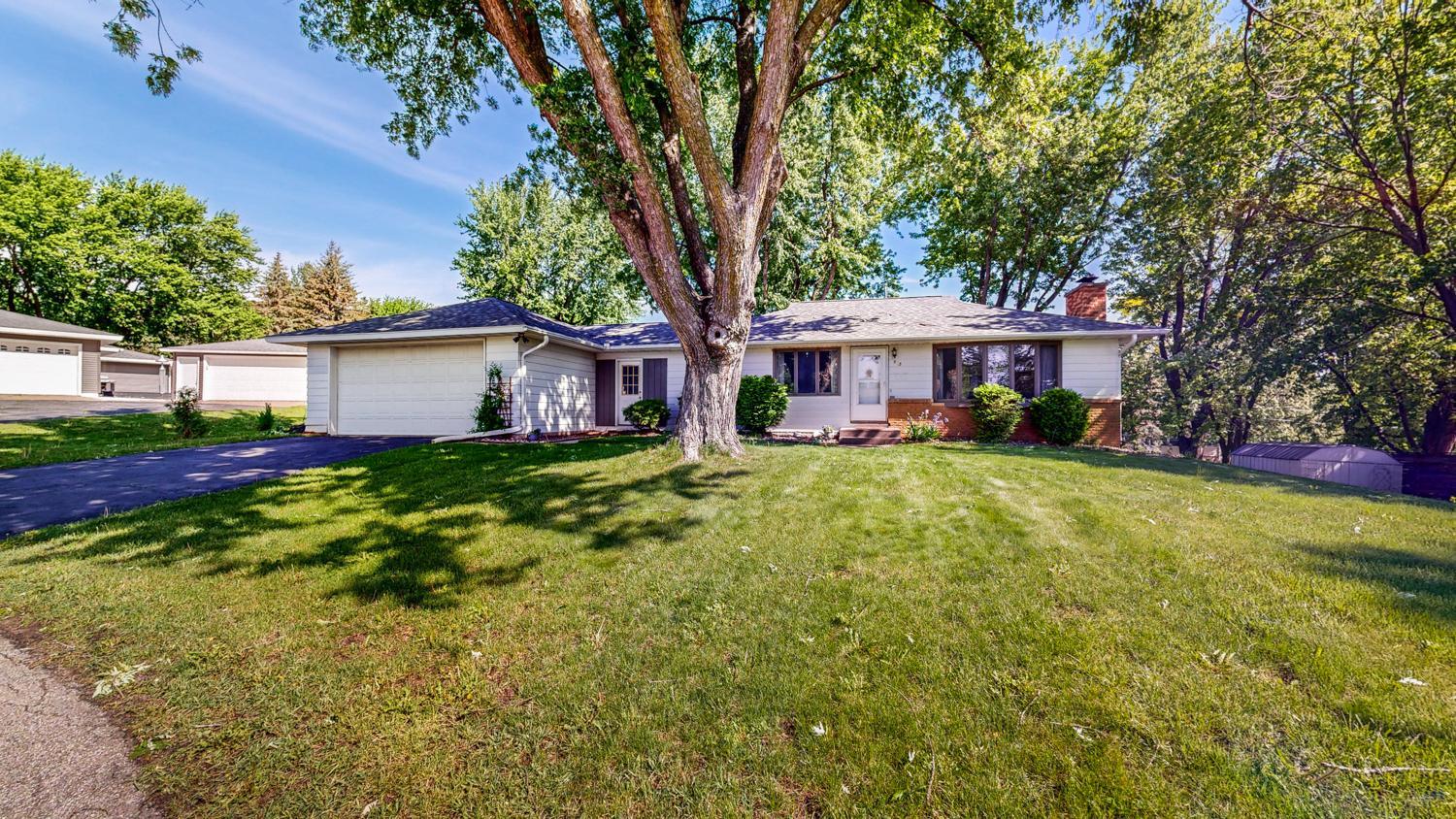 515 28th Street Southwest Rochester, MN 55902 - Photo 2 of 29