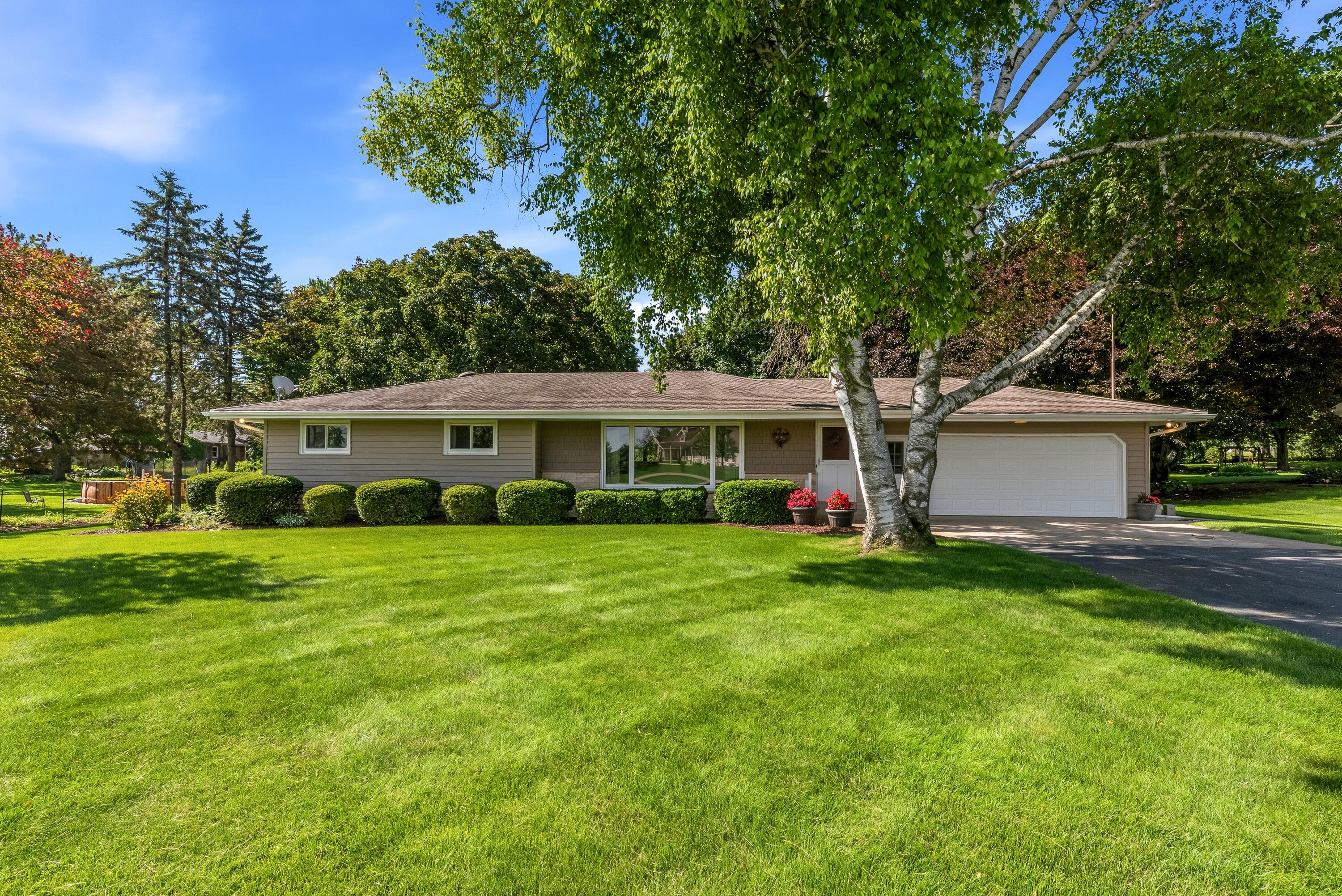 7631 W. 5 Mile Rd-4