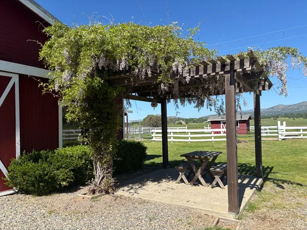 $1,200,000 | 2617 South Old Highway Road, Catheys Valley, CA 95306