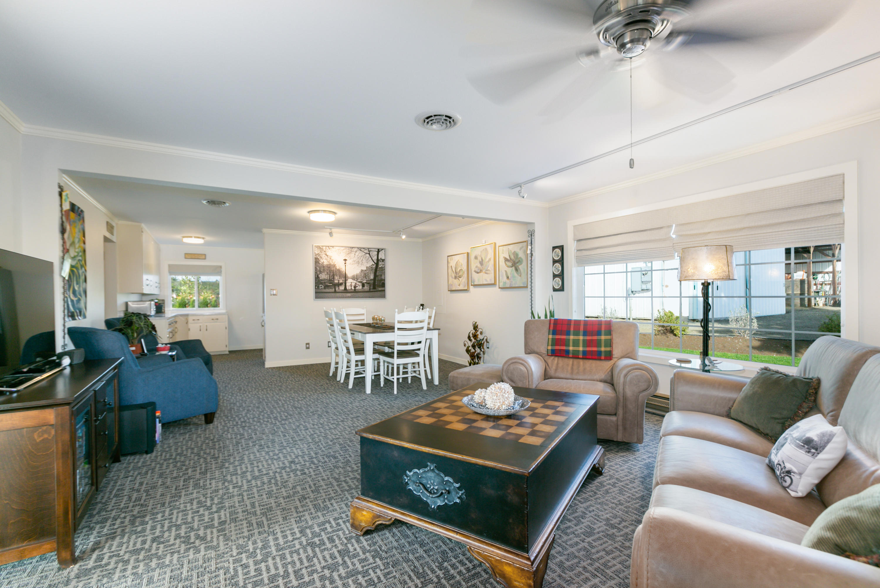 250 Rudd Road Tieton, WA 98947 - Photo 8 of 29 a living room with furniture and a flat screen tv