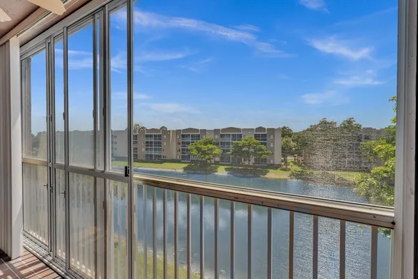 $159,900 | 9560 Weldon Circle, Unit J413, Tamarac, FL 33321