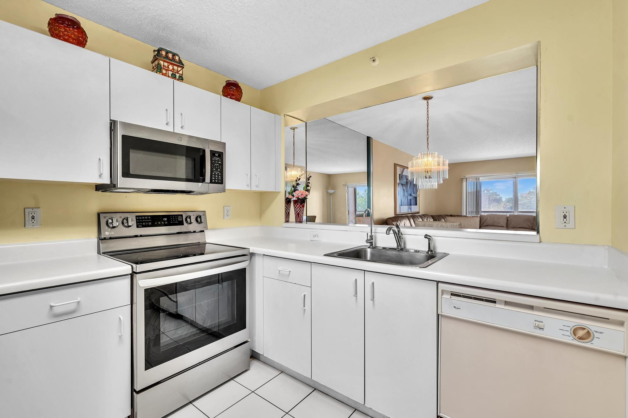 9560 Weldon Circle, Unit J413 Tamarac, FL 33321 - Photo 5 of 72 Photo 5