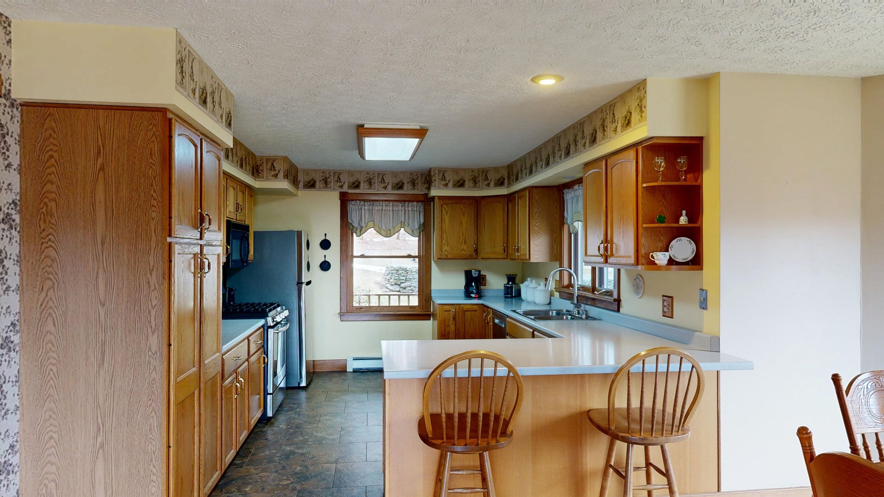 2289 Oak Hill Road Williston, VT 05495 - Photo 5 of 29