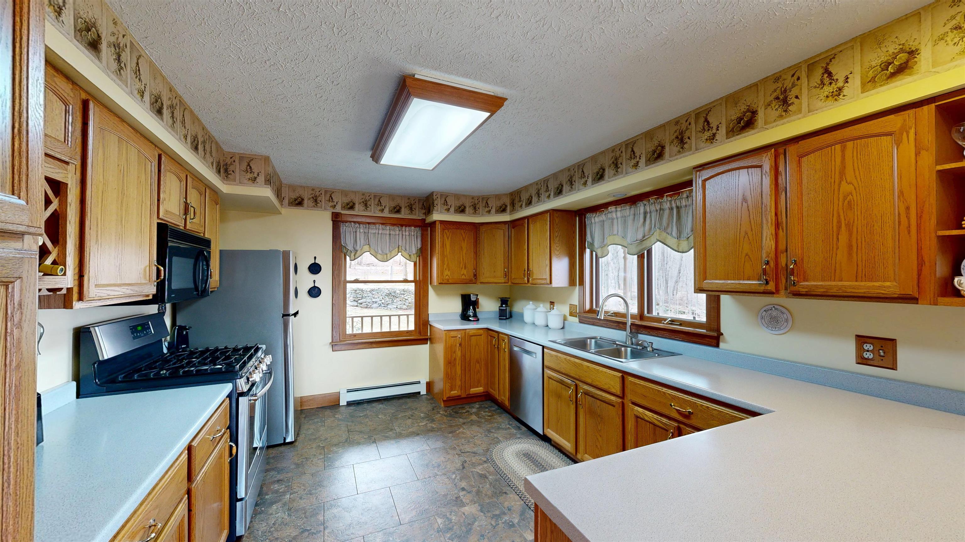 2289 Oak Hill Road Williston, VT 05495 - Photo 6 of 29
