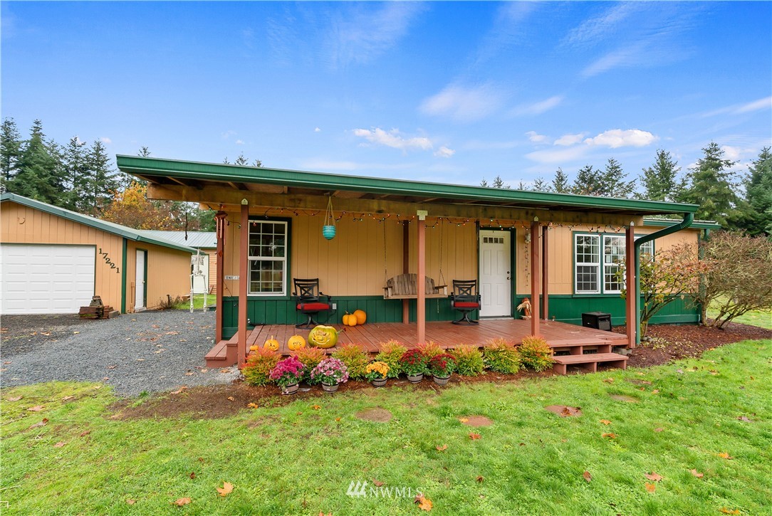 17221 Dodd Lane Southwest Rochester, WA 98579 - Photo 22 of 37 front view of a house with a big yard
