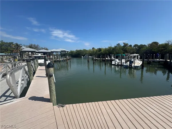 $849,000 | 201 White Pelican Drive, Captiva, FL 33924