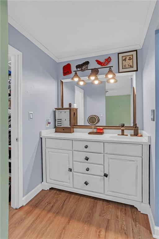 6315 Windsor Trace Drive Peachtree Corners, GA 30092 - Photo 5 of 26 a spacious bathroom with a double vanity sink and a mirror