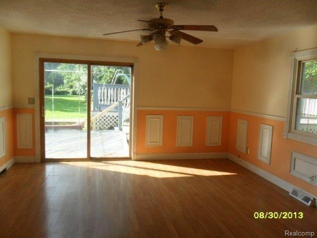 38535 Van Born Road Romulus, MI 48174 - Photo 12 of 27 012.JPG