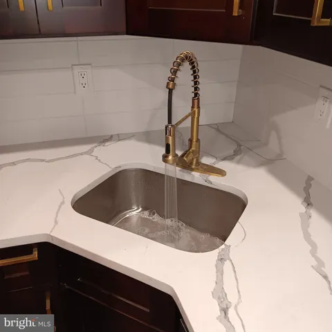 a close view of sink