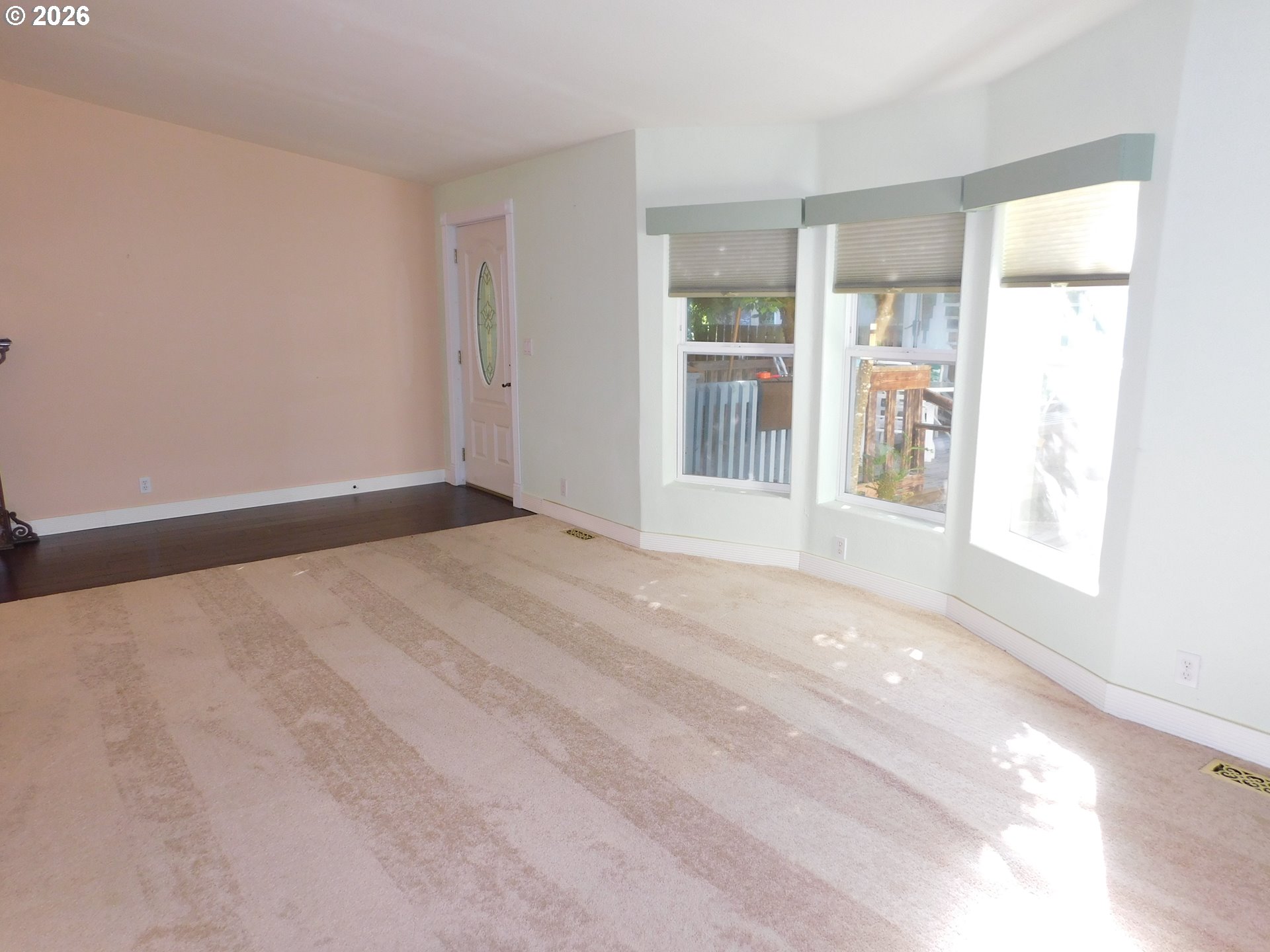 1105 Riverside Drive, Unit 32 Vernonia, OR 97064 - Photo 7 of 37 Living Room