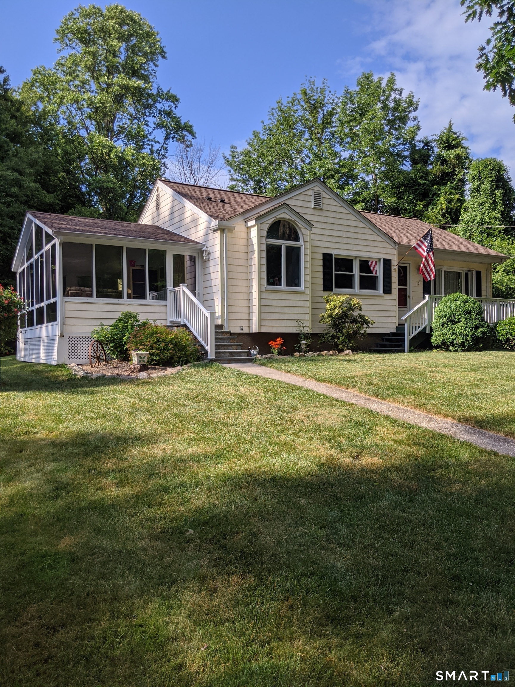 17 Gray Street Monroe, CT 06468 - Photo 2 of 33