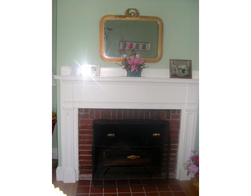 49 Larchmont Road Salem, MA 01970 - Photo 3 of 11 Gallery Image 3