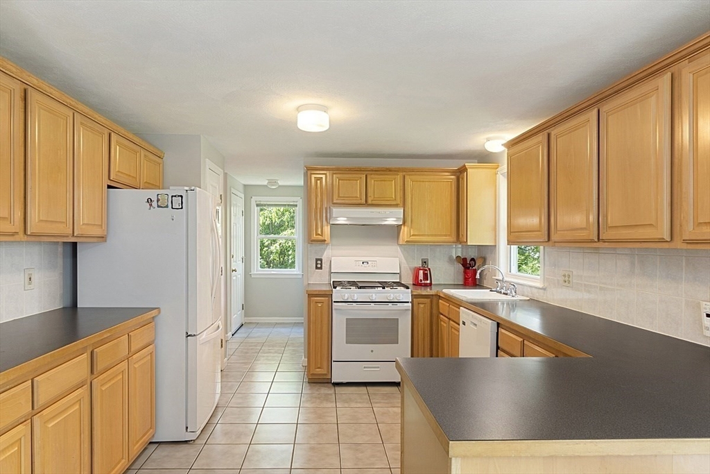 62 Naples Road Haverhill, MA 01832 - Photo 3 of 38 Gallery Image 3