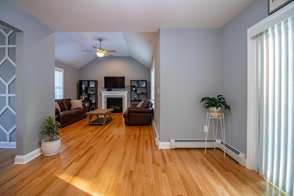 46 Berwick Road Attleboro, MA 02703 - Photo 12 of 41