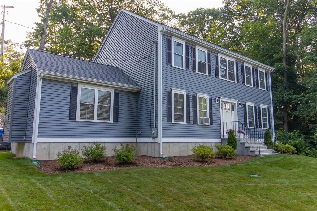 46 Berwick Road Attleboro, MA 02703 - Photo 2 of 41