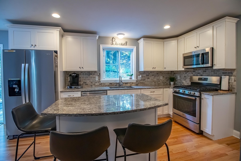 46 Berwick Road Attleboro, MA 02703 - Photo 24 of 41