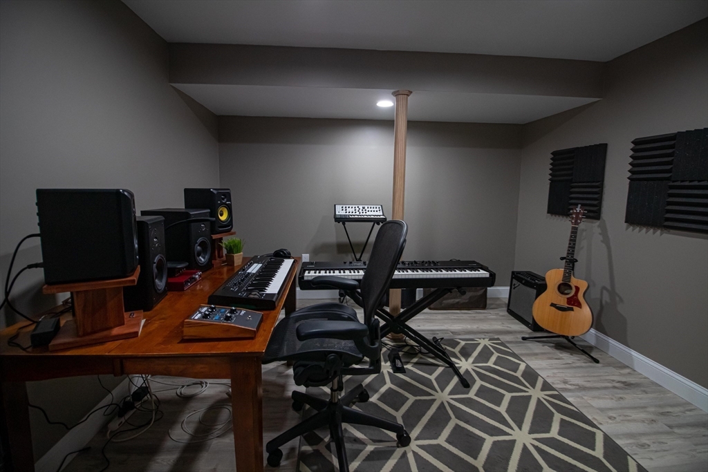 46 Berwick Road Attleboro, MA 02703 - Photo 36 of 41