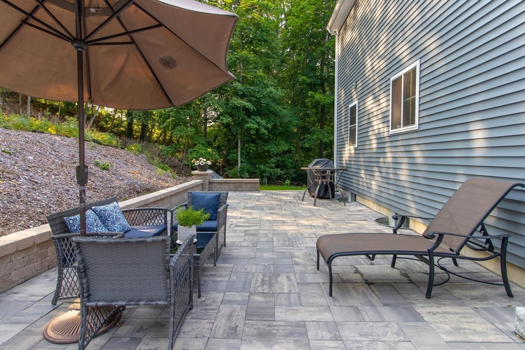 46 Berwick Road Attleboro, MA 02703 - Photo 7 of 41