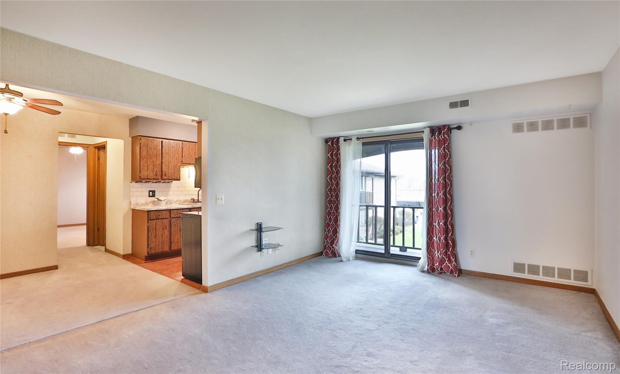 260 West 13 Mile Road, Unit 27 Madison Heights, MI 48071 - Photo 11 of 15 0I0A4889.jpeg