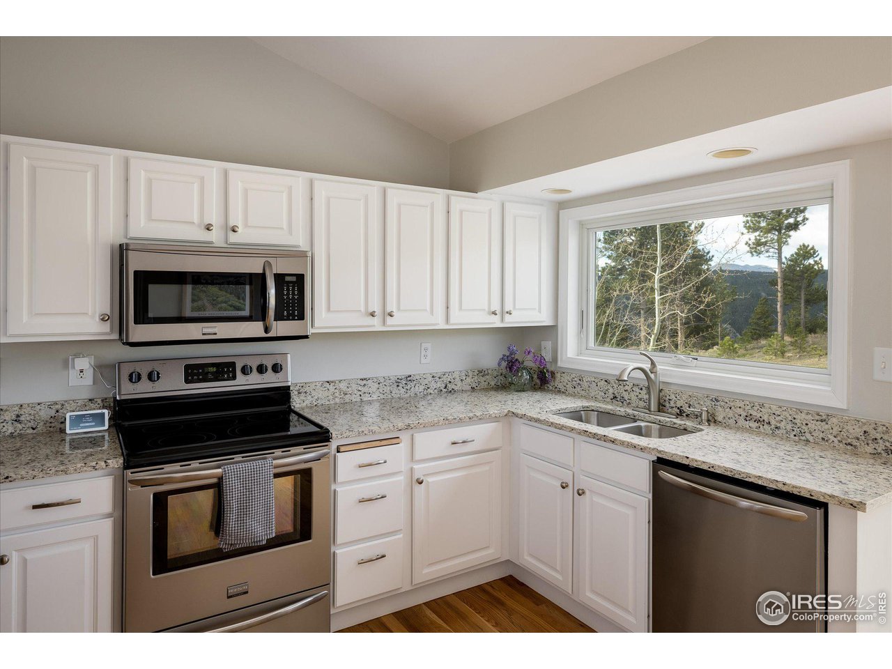 1635 Lost Angel Road Boulder, CO 80302 - Photo 17 of 37