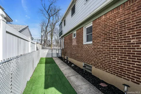 $999,999 | 30 Norfolk Drive East, Elmont, NY 11003