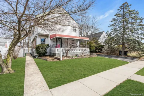 $999,999 | 30 Norfolk Drive East, Elmont, NY 11003