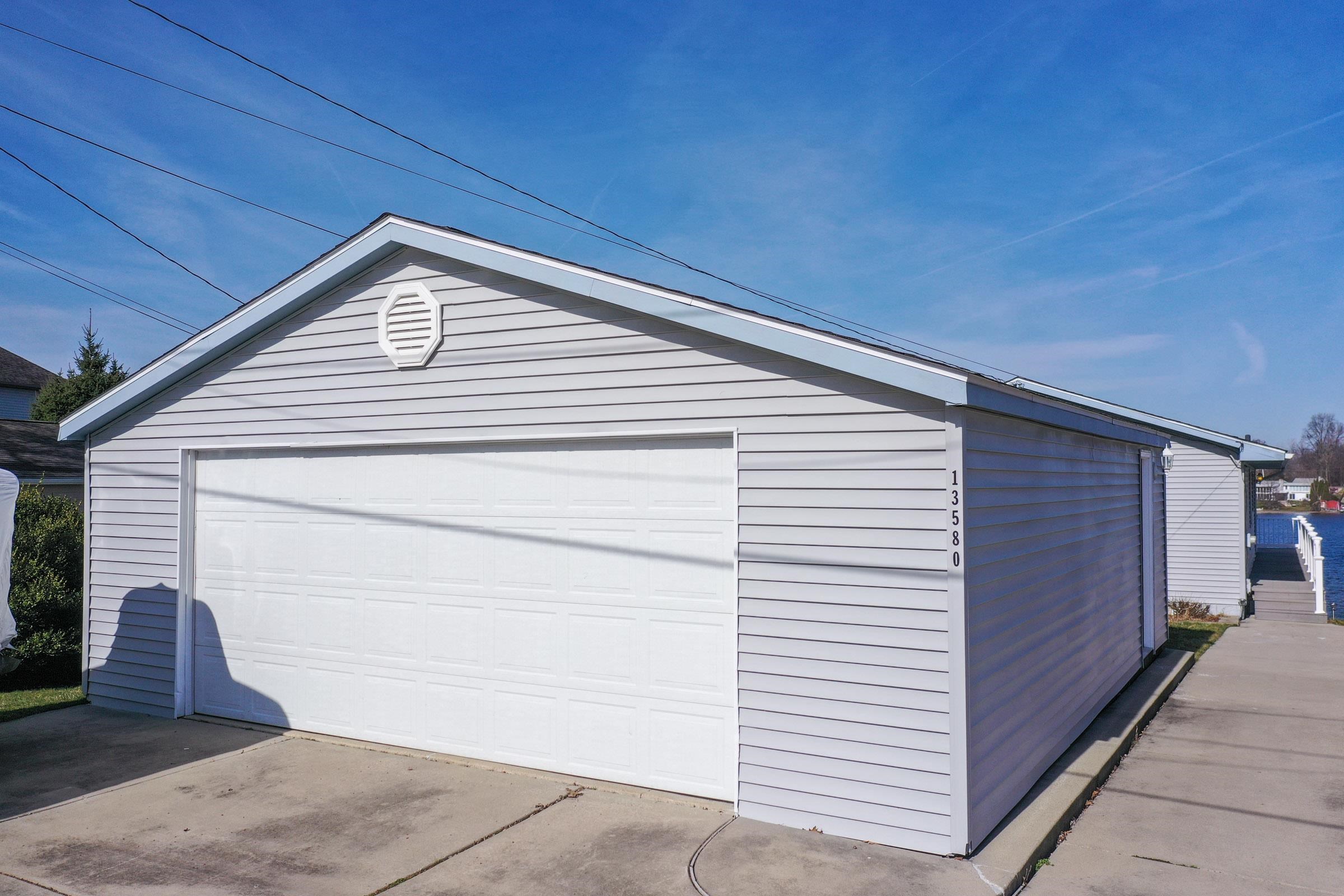 13580 South Horrell Road Fenton, MI 48430 - Photo 12 of 30 Over-sized 2 car garage