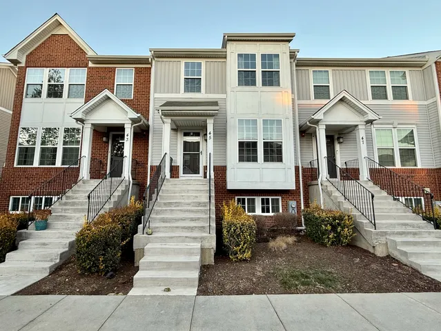 $3,400 | 45 Nicholas Drive West, Des Plaines, IL 60016