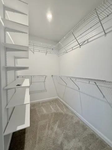 $3,400 | 45 Nicholas Drive West, Des Plaines, IL 60016