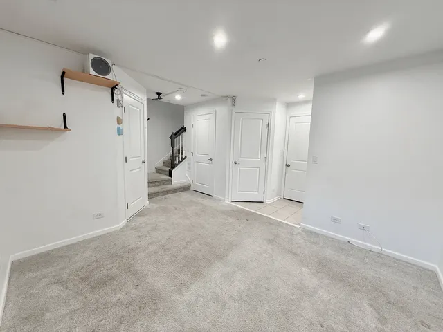 $3,400 | 45 Nicholas Drive West, Des Plaines, IL 60016