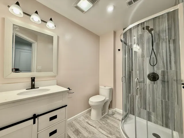 $3,400 | 45 Nicholas Drive West, Des Plaines, IL 60016