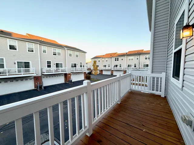 $3,400 | 45 Nicholas Drive West, Des Plaines, IL 60016